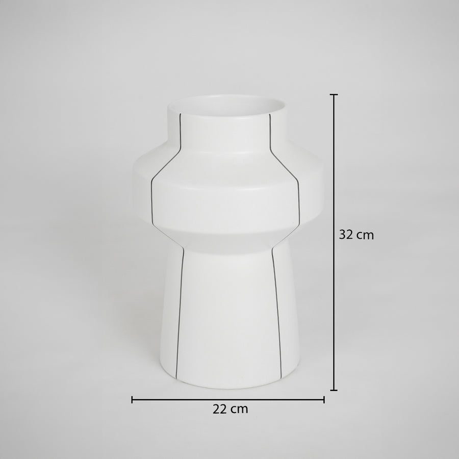 White ceramic vase dimension image with 32 cm height and 22 cm width for elegant tabletop decor.