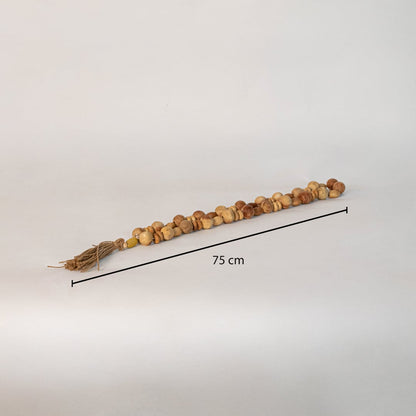 Wood bead garland measuring 75 cm long shown with dimension reference for accurate size visualization.