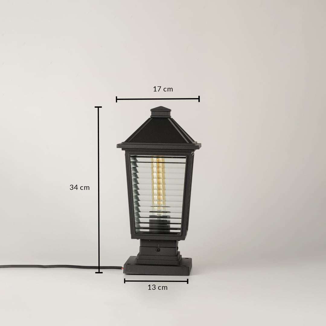 Black outdoor gate light dimension image with 34 cm height and 17 cm width for exterior decor use.