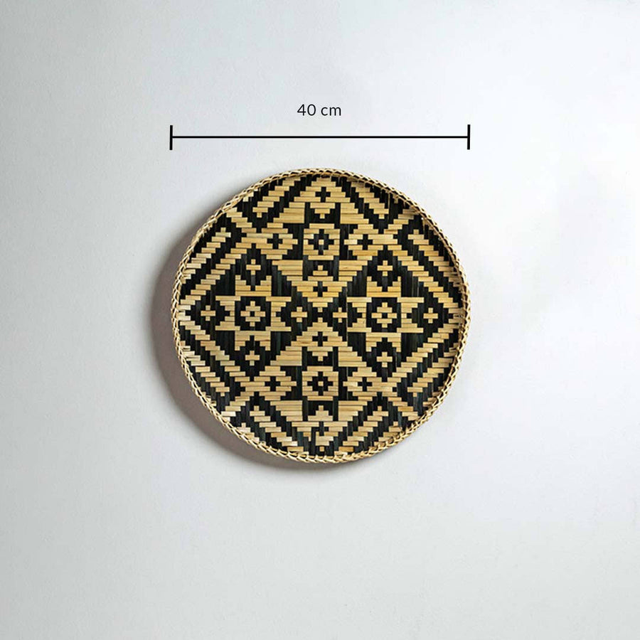 Dimension image of handcrafted black and natural seagrass wall basket with diamond pattern for boho wall décor display.