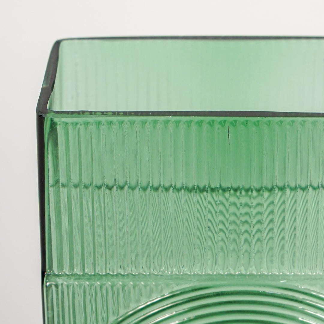 gammel glass vase large closeup 1