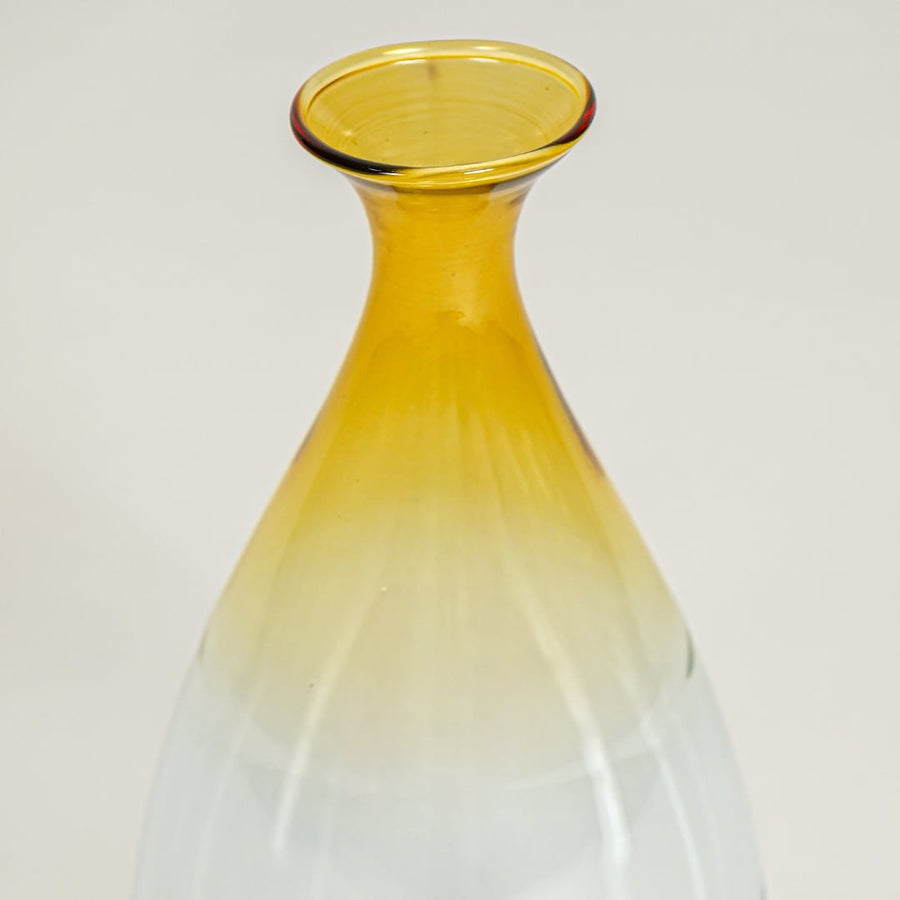 goccia glass vase closeup