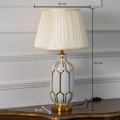 Classic table lamp with gold metal base and white fabric shade showing 45 cm height and 30 cm shade width for tabletop lighting.