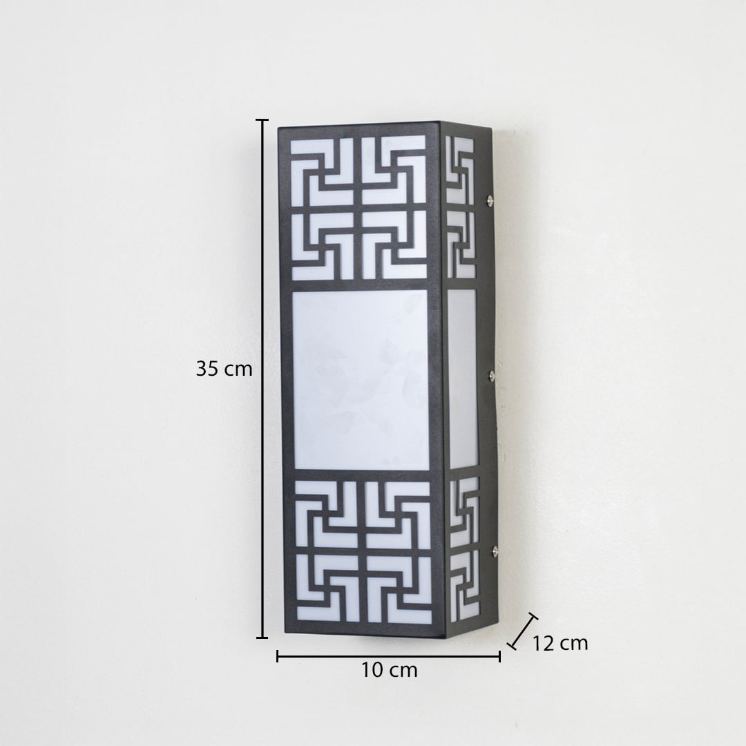 Modern outdoor wall light in black metal with frosted glass showing 35 cm height 10 cm width and 12 cm depth for exterior walls.