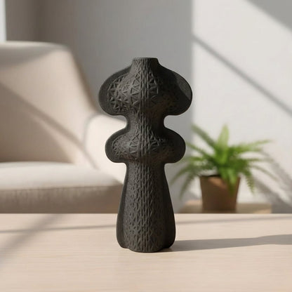 kajari ceramic vase black main lifestyle