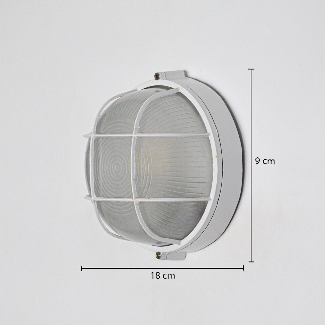 White metal wall light dimension image with 9 cm height and 18 cm width for modern indoor decor.