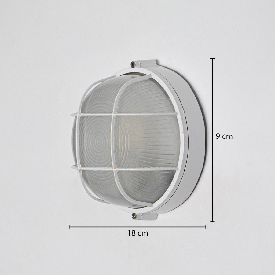 White metal wall light dimension image with 9 cm height and 18 cm width for modern indoor decor.