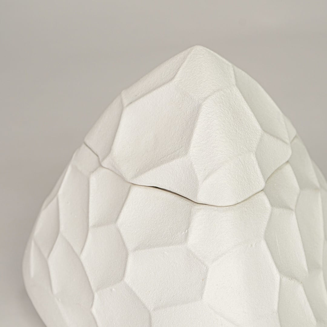 mayo chacota finish ceramic vase white closeup