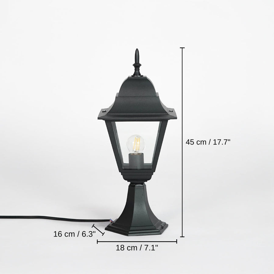 Black outdoor gate light, 45 x 18 x 16 cm (17.7 x 7.1 x 6.3 inches) dimensions