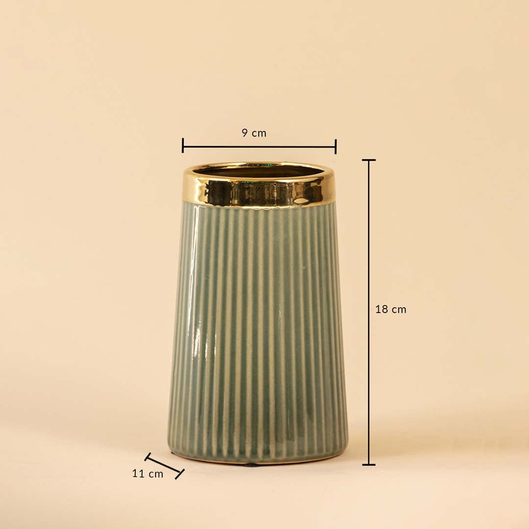 Dimension image of a tapered sage green ceramic vase with a vertical ribbed pattern and a shiny metallic gold rim 25 cm height and 9 cm width.