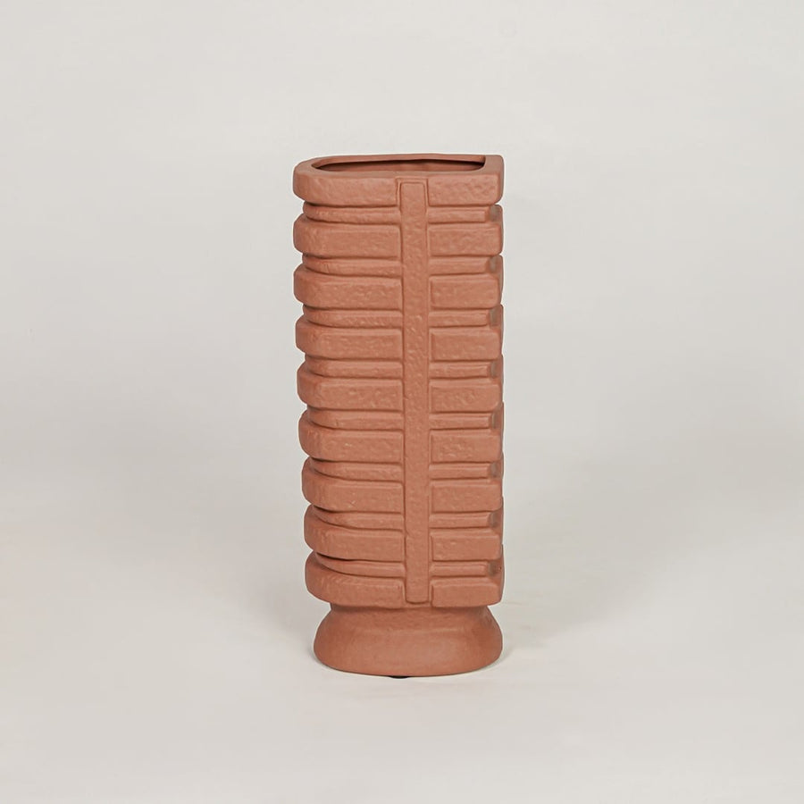 neocong ceramic vase brown white background