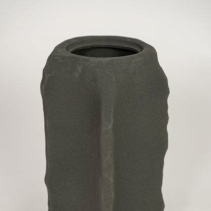 nuki large ceramic vase black closeup