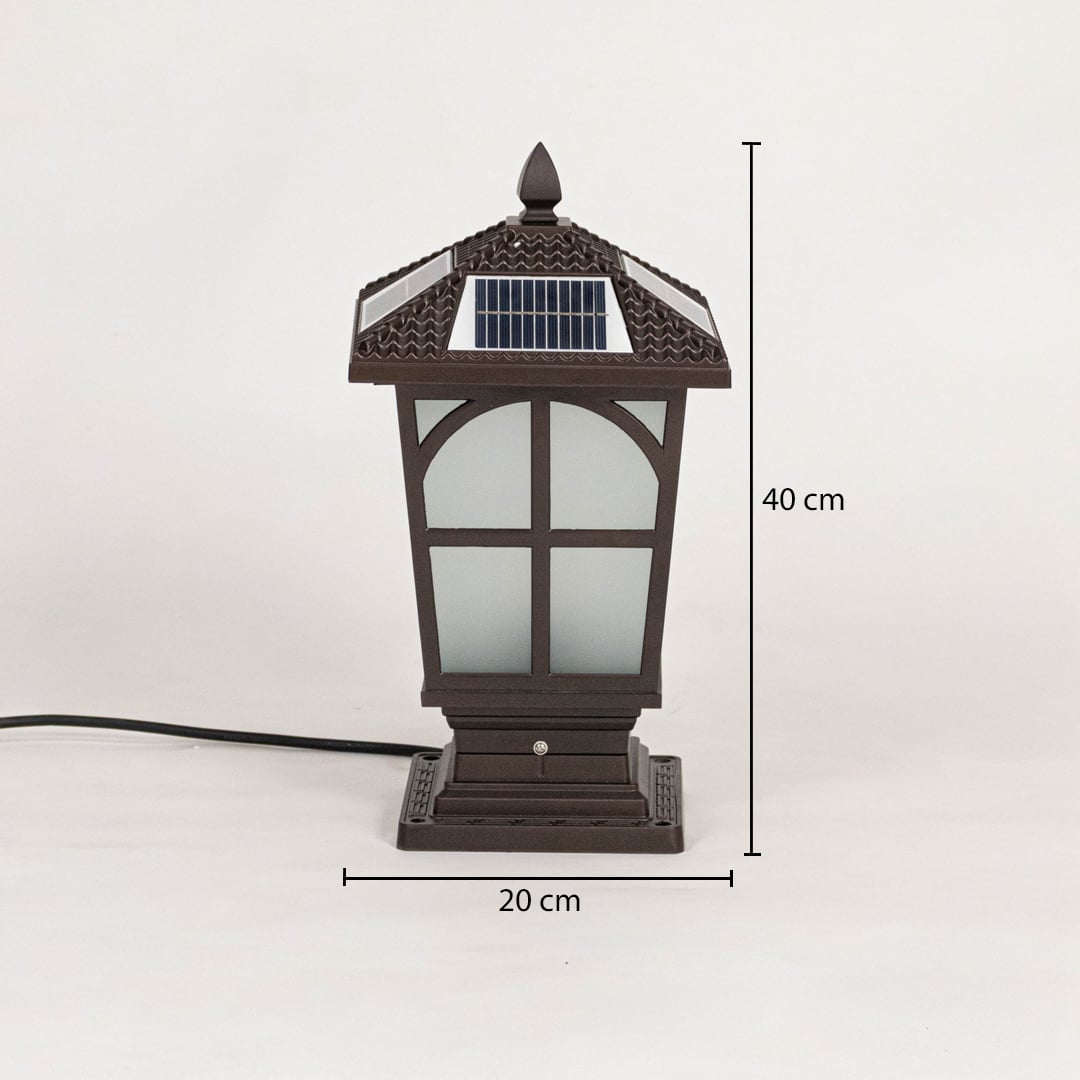 Outdoor solar gate light in black metal showing 40 cm height and 20 cm width suitable for gate pillar and garden lighting.