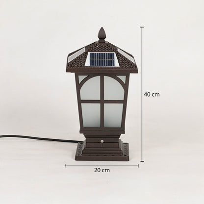Outdoor solar gate light in black metal showing 40 cm height and 20 cm width suitable for gate pillar and garden lighting.