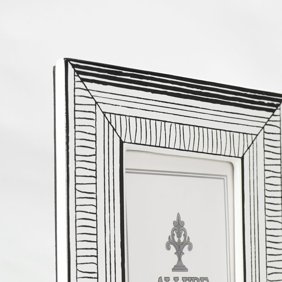 Pinstripe Tabtle Top Photo Frame