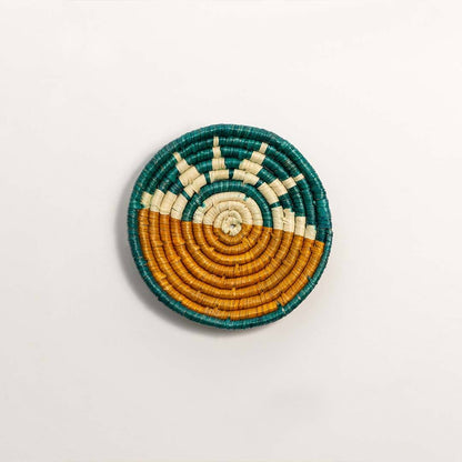 Dimension image of handcrafted green leaf seagrass wall basket for living room and boho wall décor display.