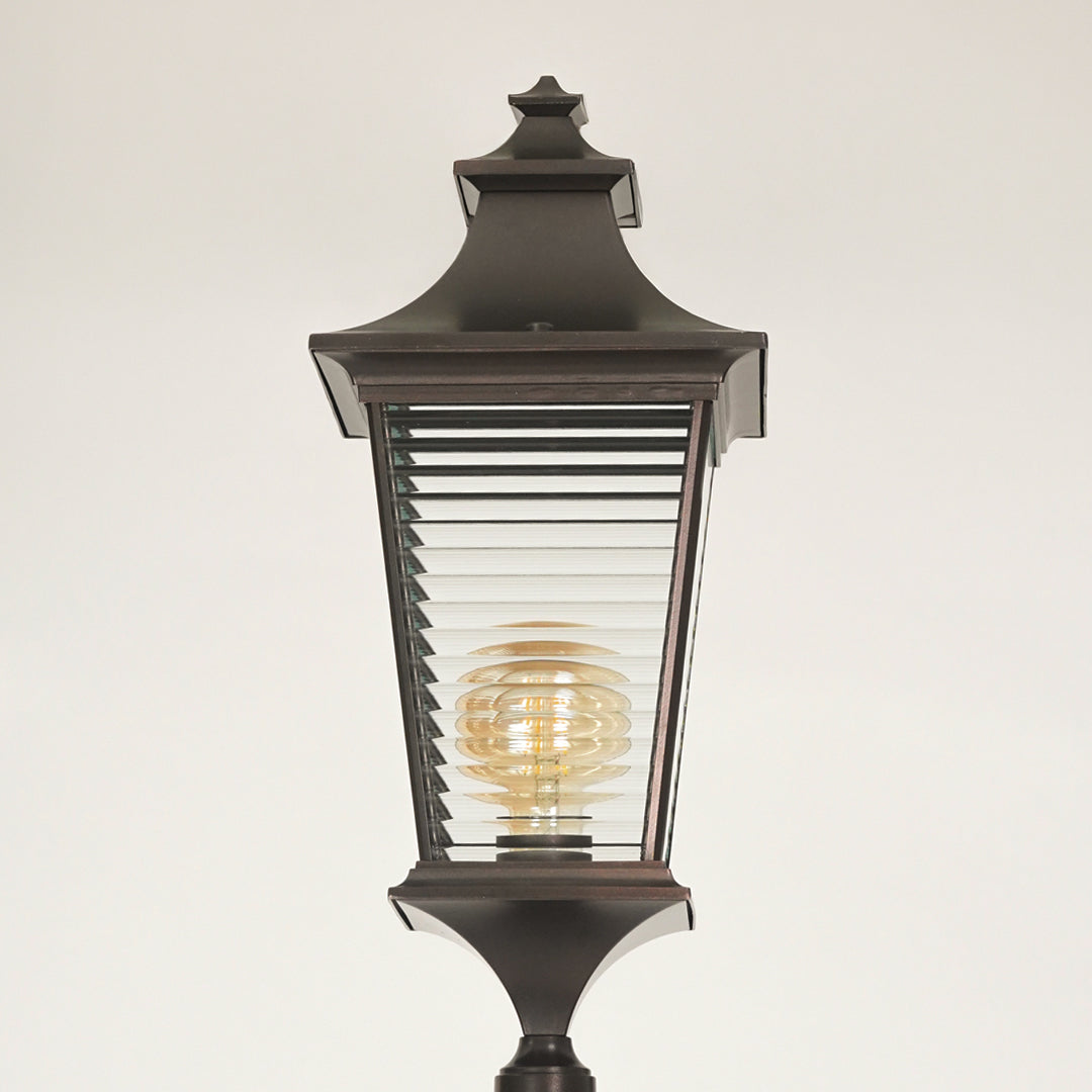 Stratford Traditional Outdoor Lamp Post