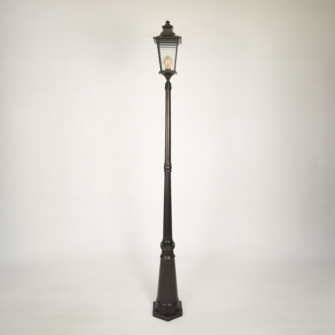 Stratford Traditional Outdoor Lamp Post