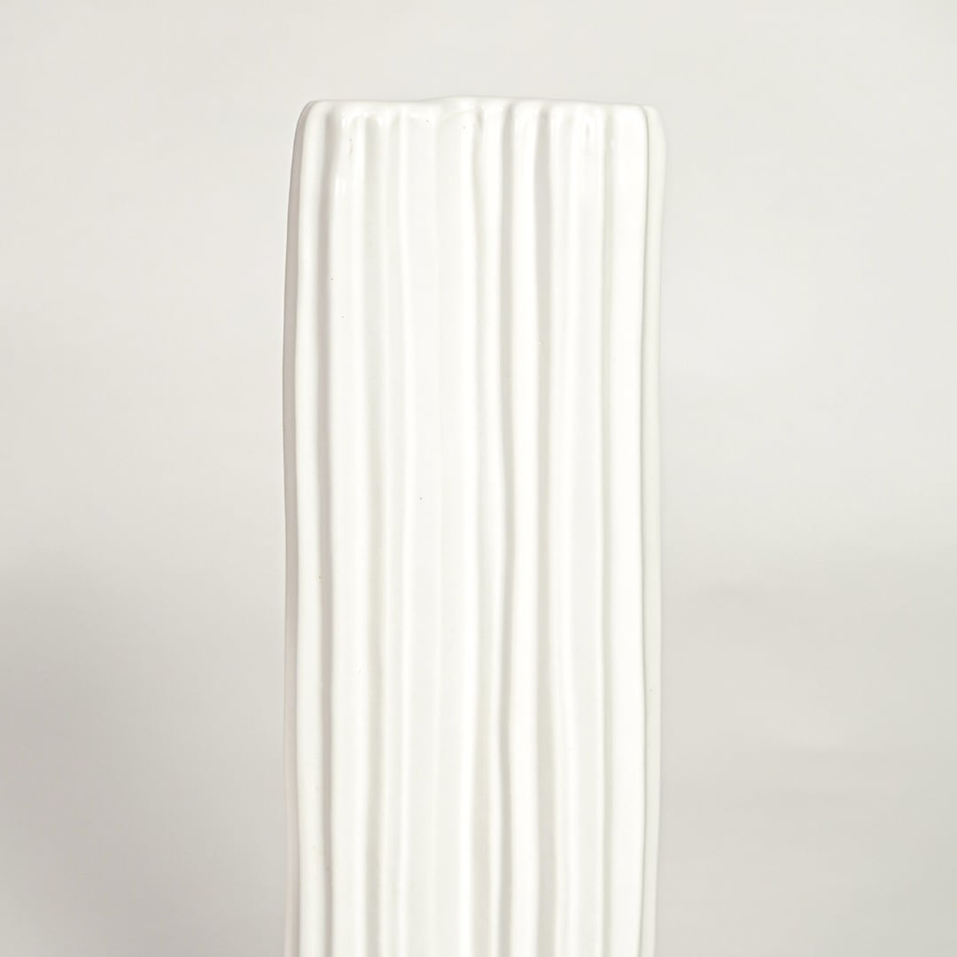 veld white ceramic vase closeup