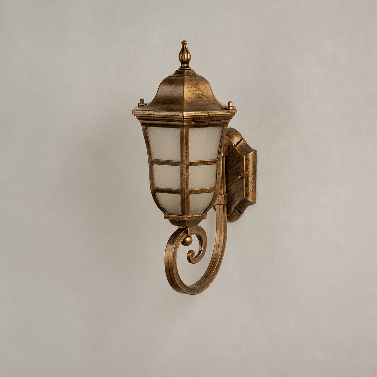 Victorian Era Outdoor Wall Lamp - Bronze