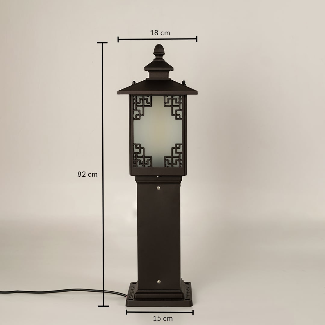 A detailed dimensions image of the outdoor bollard light on a white background showing a height of 82 cm width of 18 cm and base width of 15 cm with clear measurement markers.