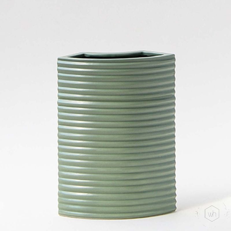 Juna Vase Olive Closeup