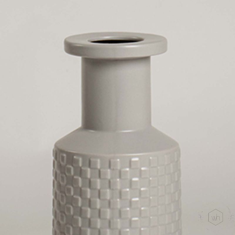 Rigo Vase Grey Closeup
