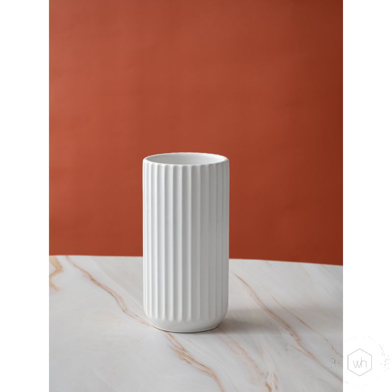 Inoa Vase Medium White Background 2