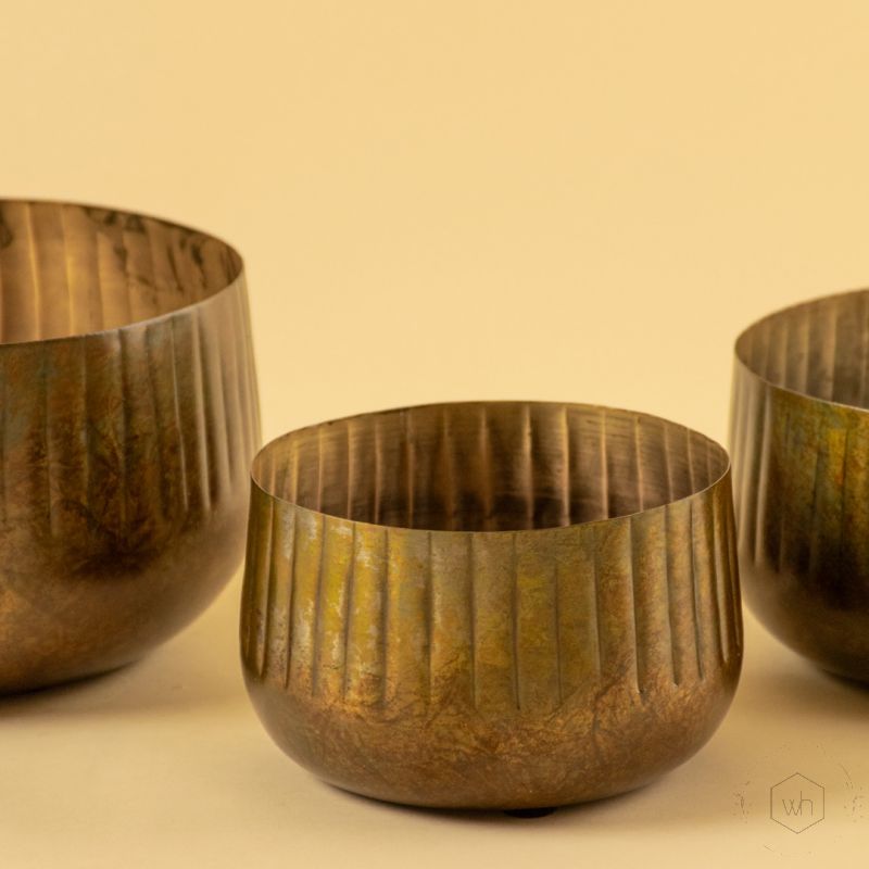 Dhaara Vase Gold Large Closeup