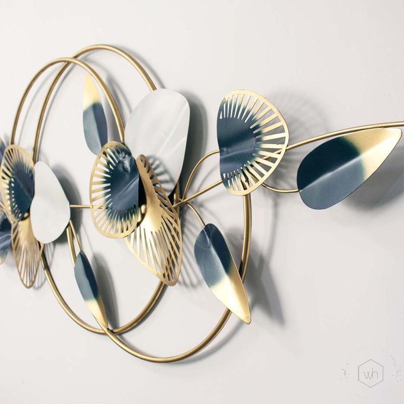 Golden Line Cirular Metal Wall Art Closeup