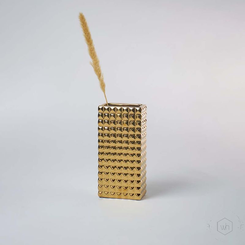 Piura Vase Gold - Medium Lifestyle
