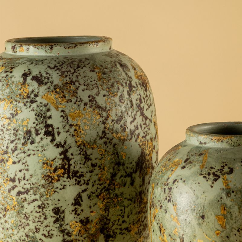 Cosmos Terracotta Vase Small Closeup 