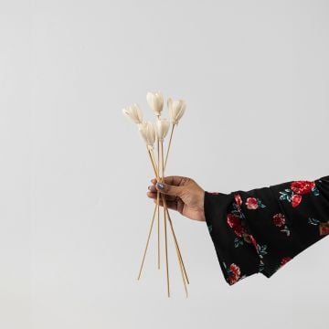 Sola Irozi Flower White Set Of 5 Hand Image