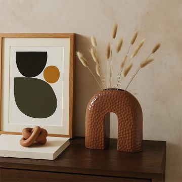 camellia deco vase medium main lifestyle