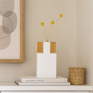 larry llama vase gold main lifestyle