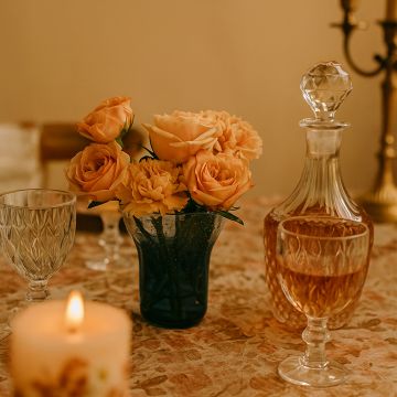 bubble long glass vase main lifestyle