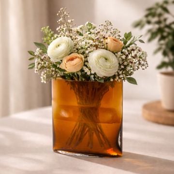 grazioso contemporary glass vase main lifestyle