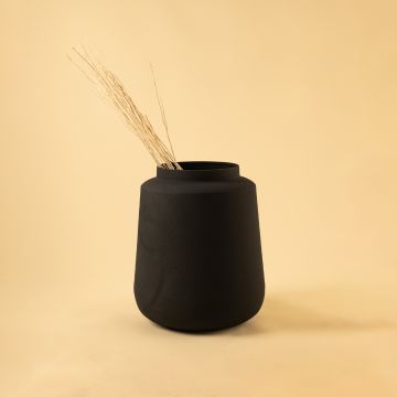 Cove Metal Vase Light Black Lifestyle 1