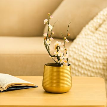 hymn vase gold main main lifestyle