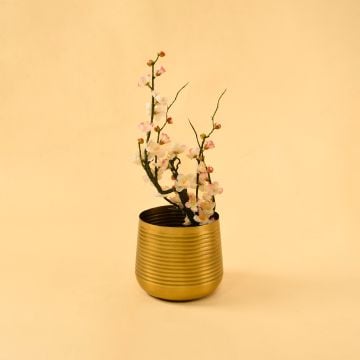 Hymn Vase - Gold Medium Lifestyle
