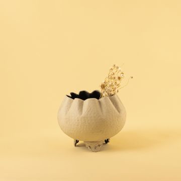 Gul Metal Vase Light Grey Medium Lifestyle