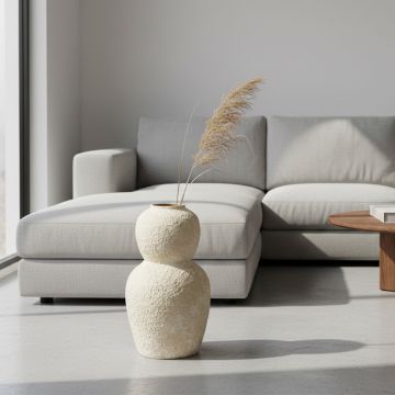 tarnen terracotta vase medium main lifestyle