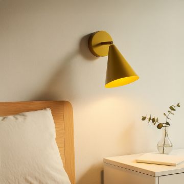 crick single spotlight gold main lifestyle