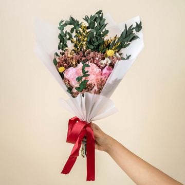 Nature's Color Infinity Rose Bouquet | Bunch of Flowers for GiftsHand Image