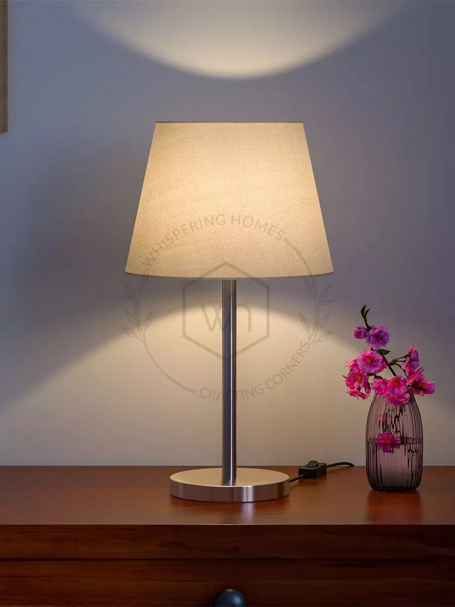 Sleek outlet table lamp