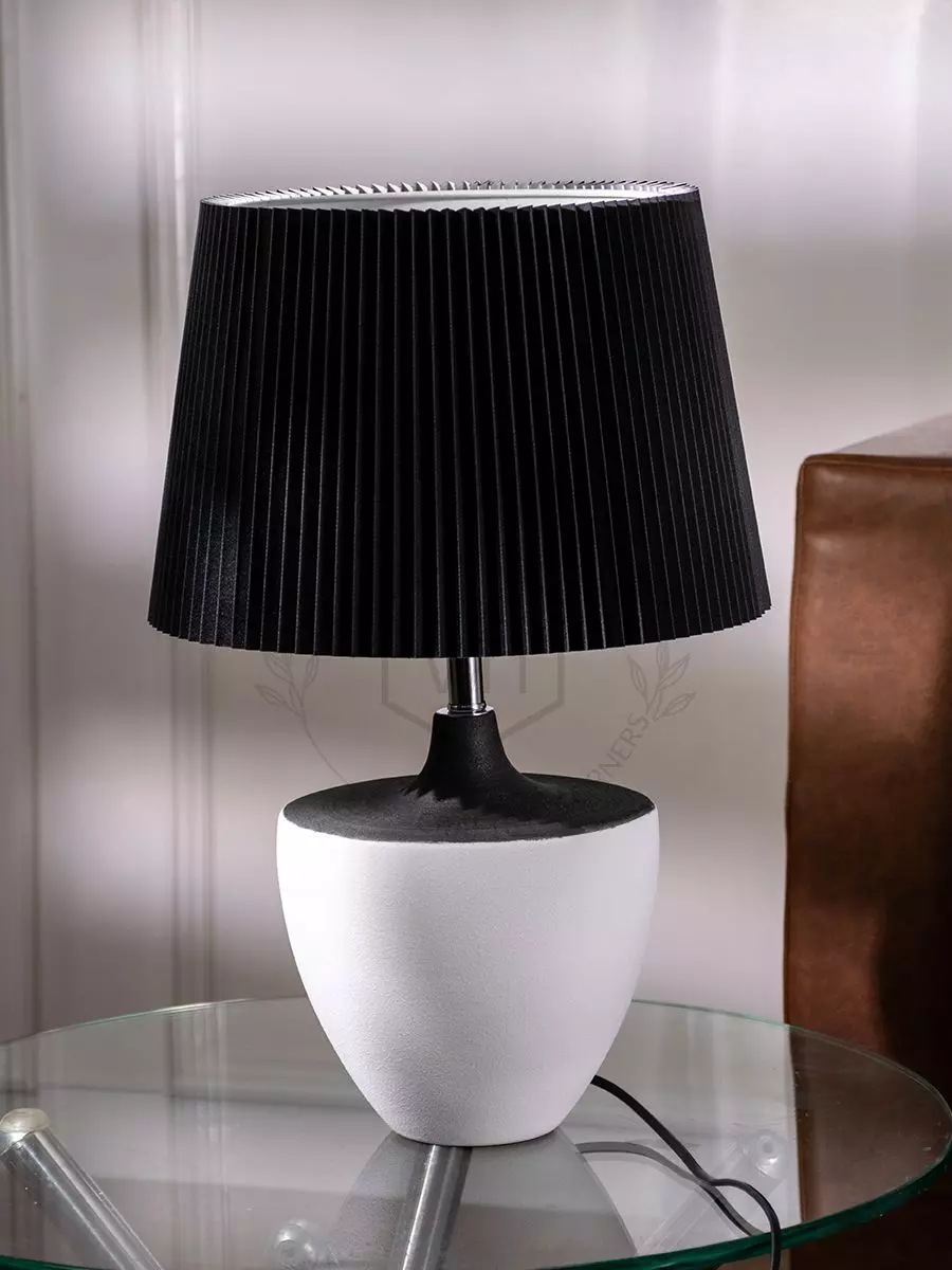 Black and white ceramic table lamp top