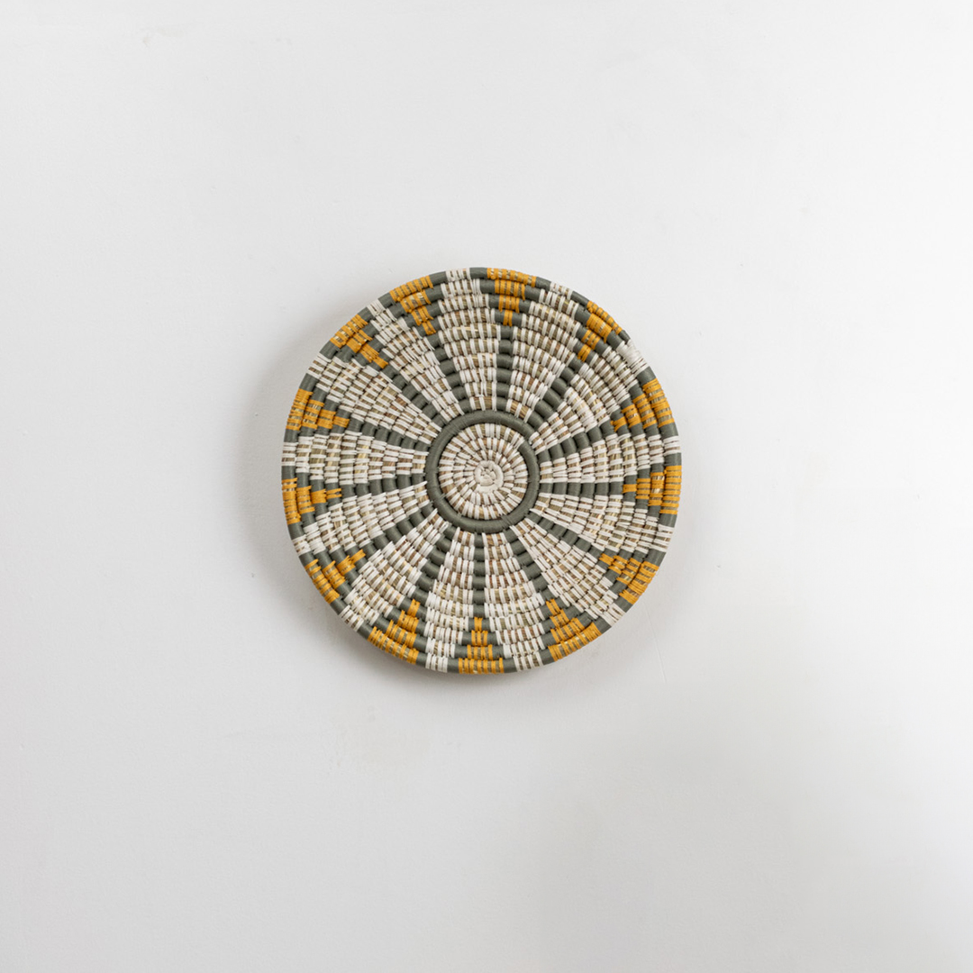 Wall Plates and Baskets for an Artistic Touch