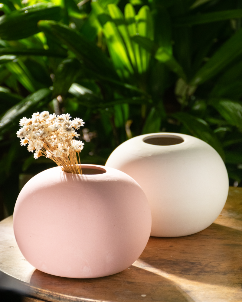 Memory-holding-vases-and-jars